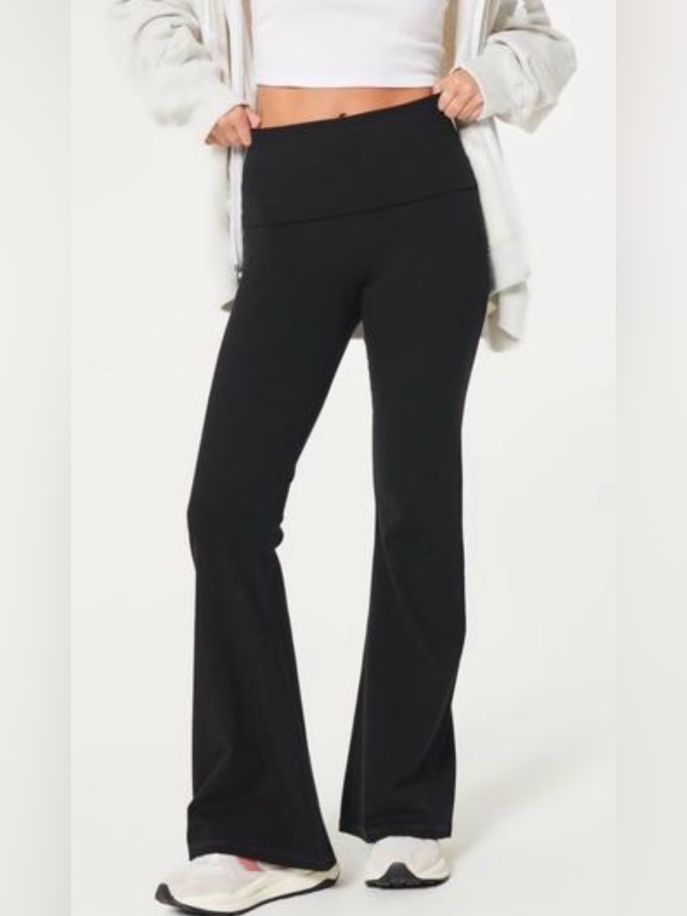 Hollister Ultra High-Rise Flare Leggings – Black / XL 🖤